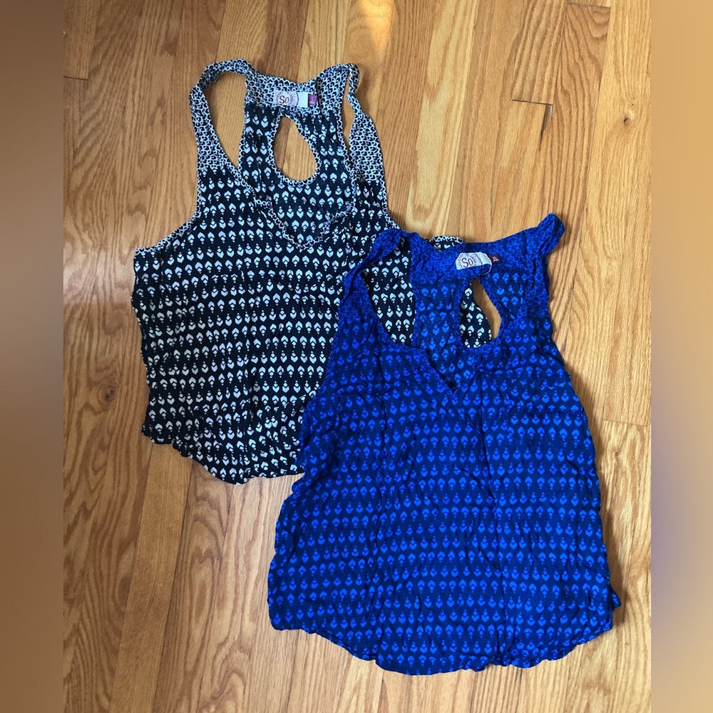 Bundle of 2 Tank Tops with Geometric Prints - Key Hole Back 💙🖤💙🖤